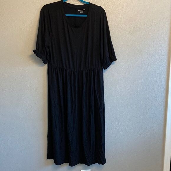 NWT- Amazon Essentials- Black midi casual dress- Size 1X - Picture 1 of 7